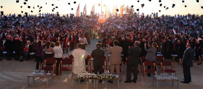 Kadir Has Üniversitesi'nin 2013 Yılı 625 Mezunu: